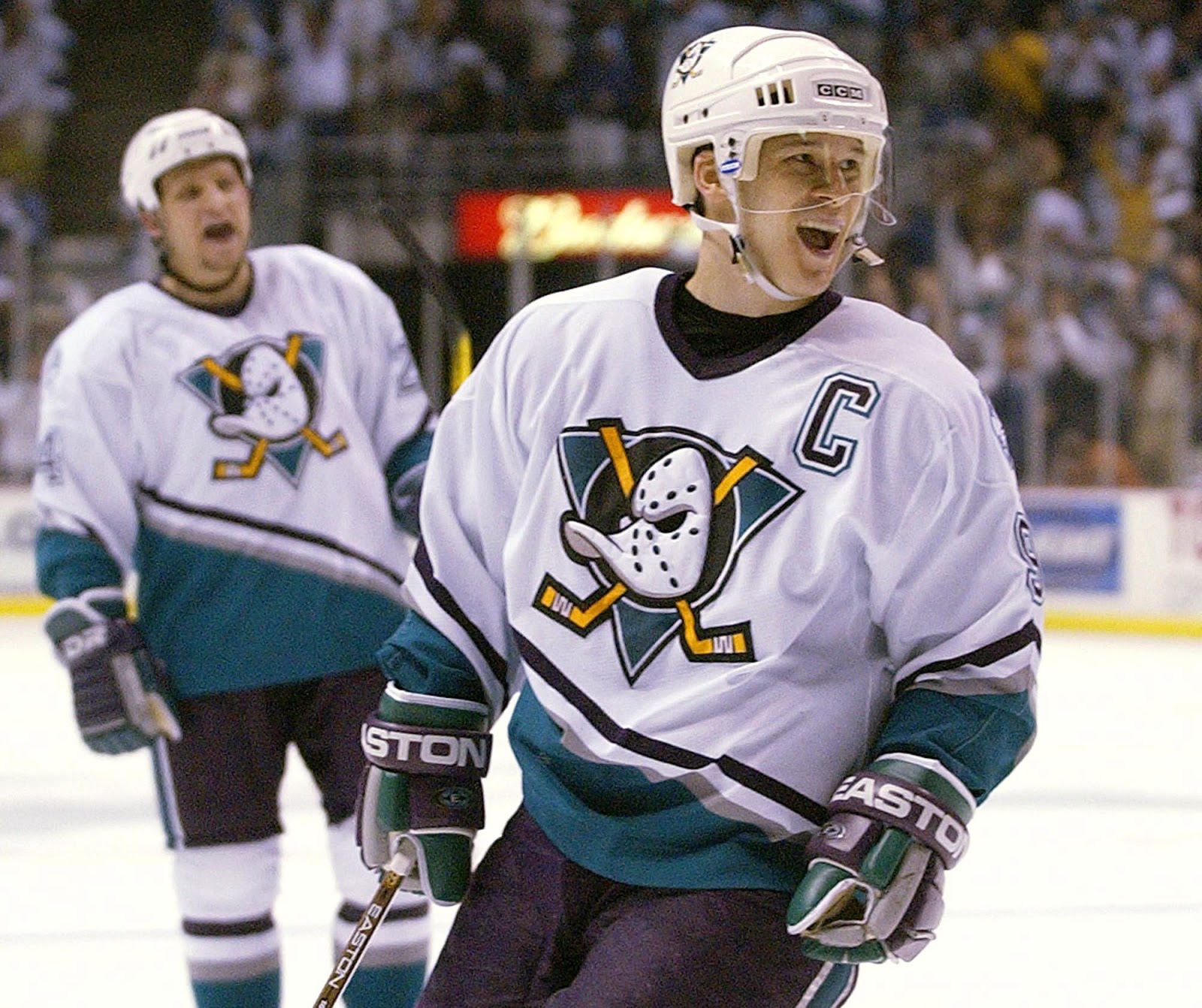 Top 20 NHL Jerseys of All Time - Trainwreck Sports